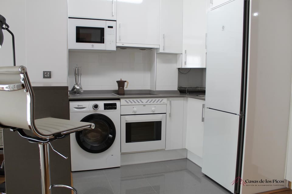 Kitchen or kitchenette, Communal kitchen