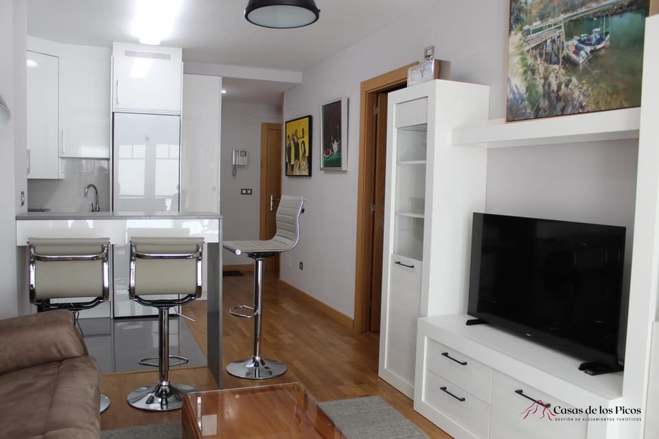 Communal lounge/ TV room, Kitchen or kitchenette, Living room, Dining area