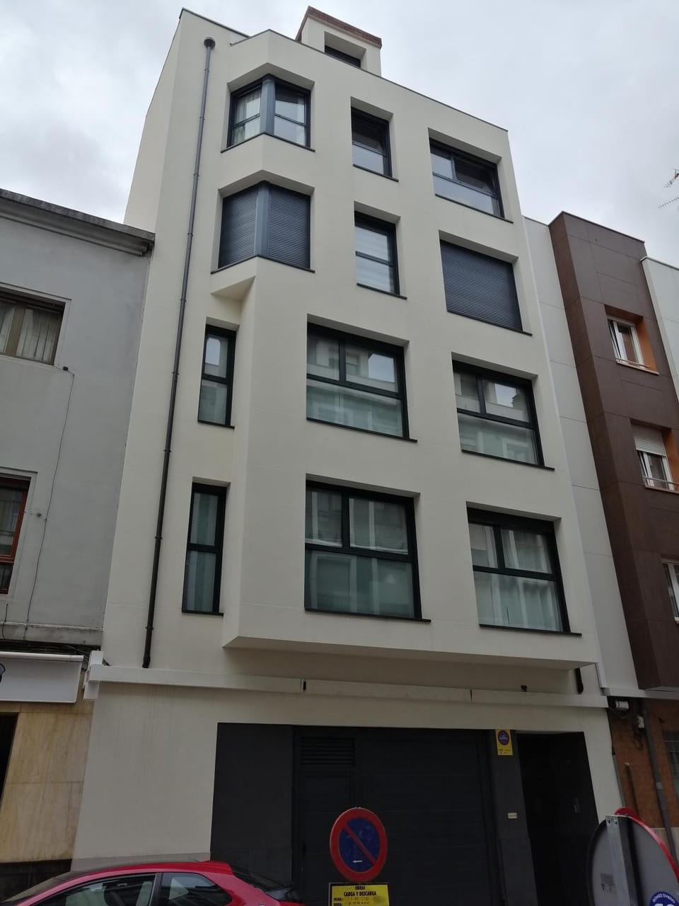 Facade/entrance