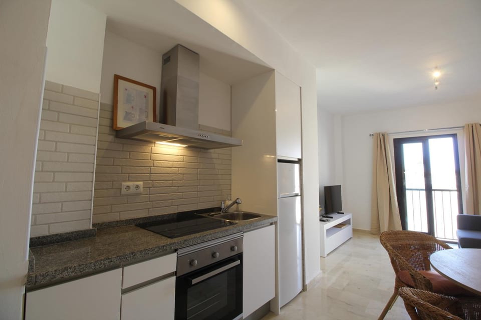 Kitchen or kitchenette, kitchen