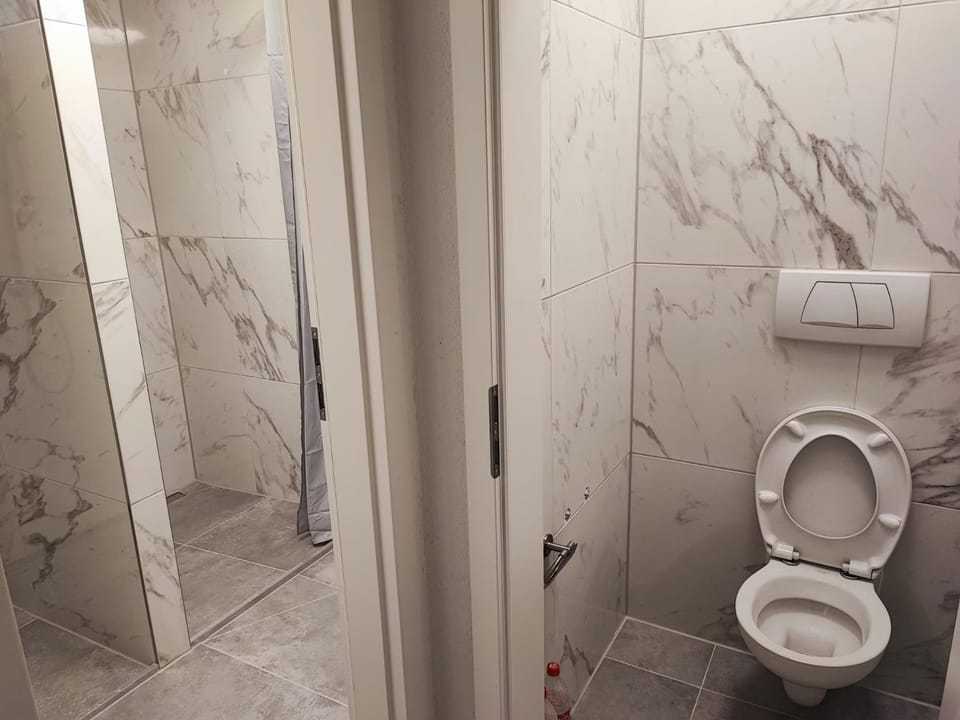 Shower, Toilet, Bathroom