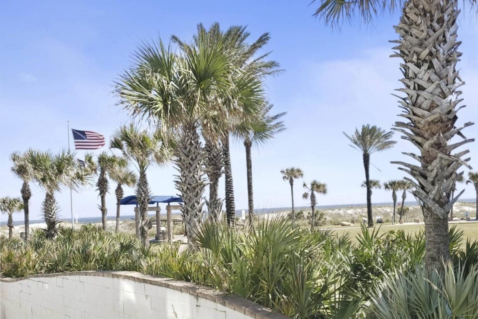 High Tide Sunshine House in Jacksonville Beach