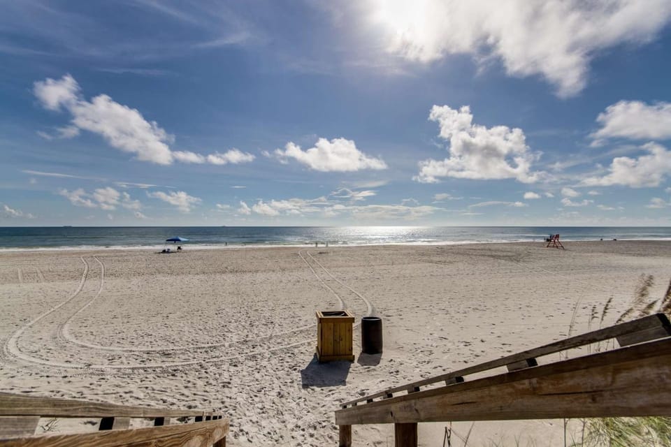 High Tide Sunshine House in Jacksonville Beach