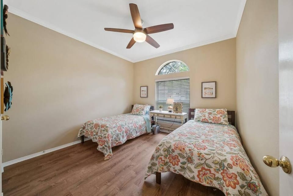 Stone Oak Oasis with Private Pool and Grill! House in San Antonio