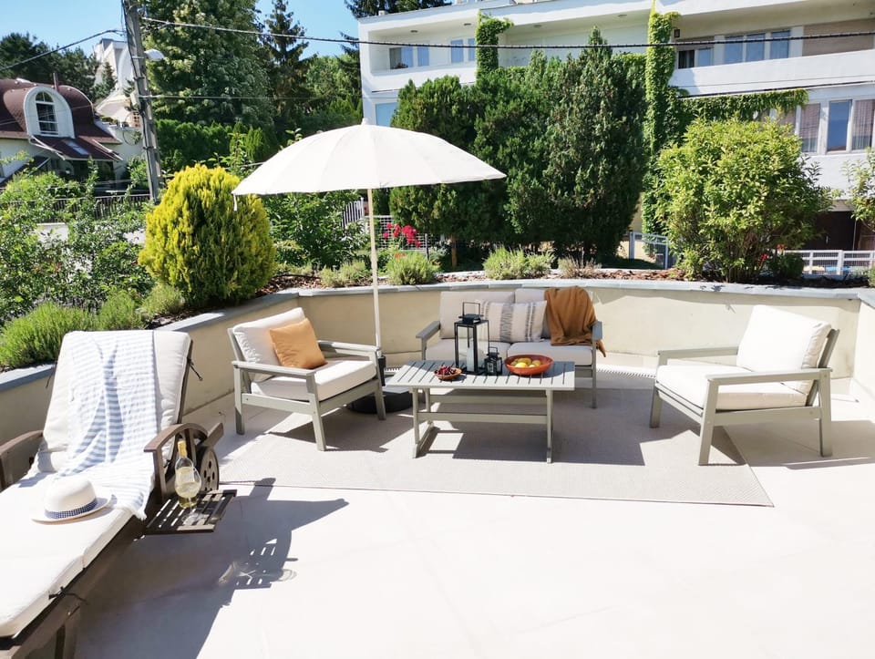 Patio, Balcony/Terrace, sunbed