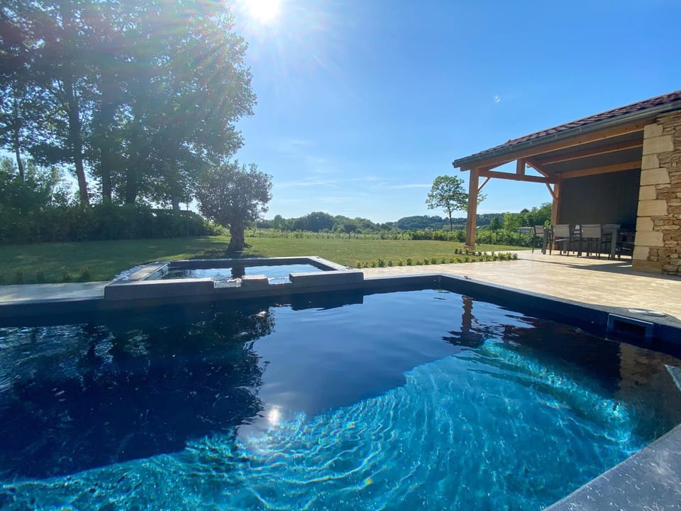 Swimming pool, Swimming pool