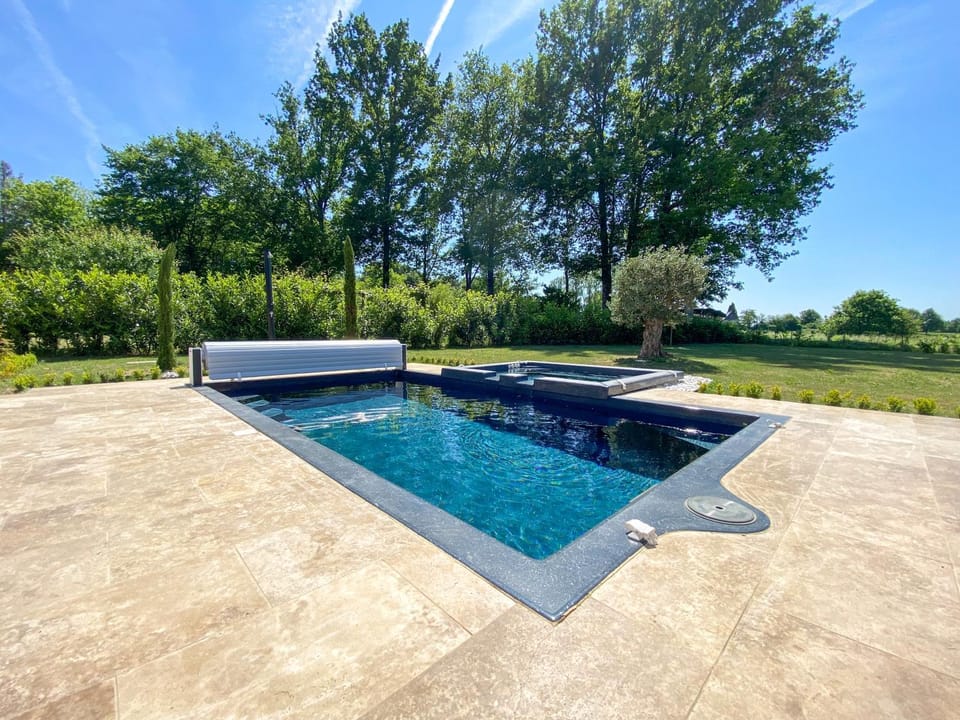 Swimming pool, Swimming pool