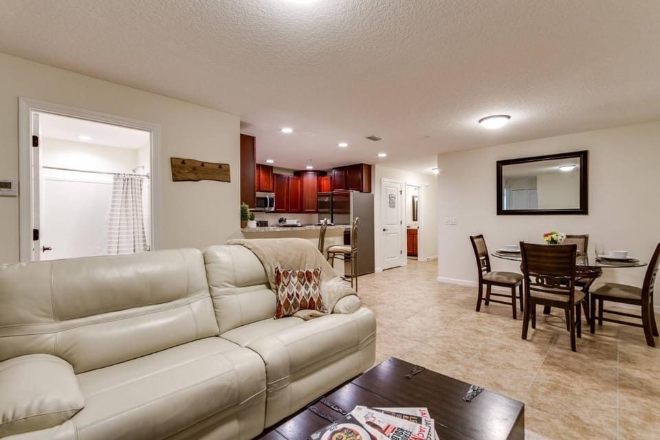 Oak Street #13 Apartment in Florida