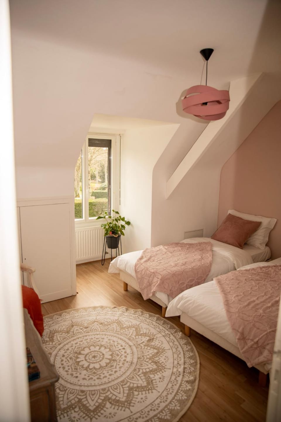 Photo of the whole room