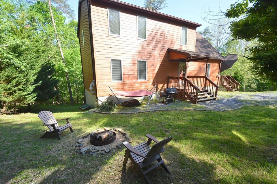 Property building, Day, BBQ facilities, sunbed