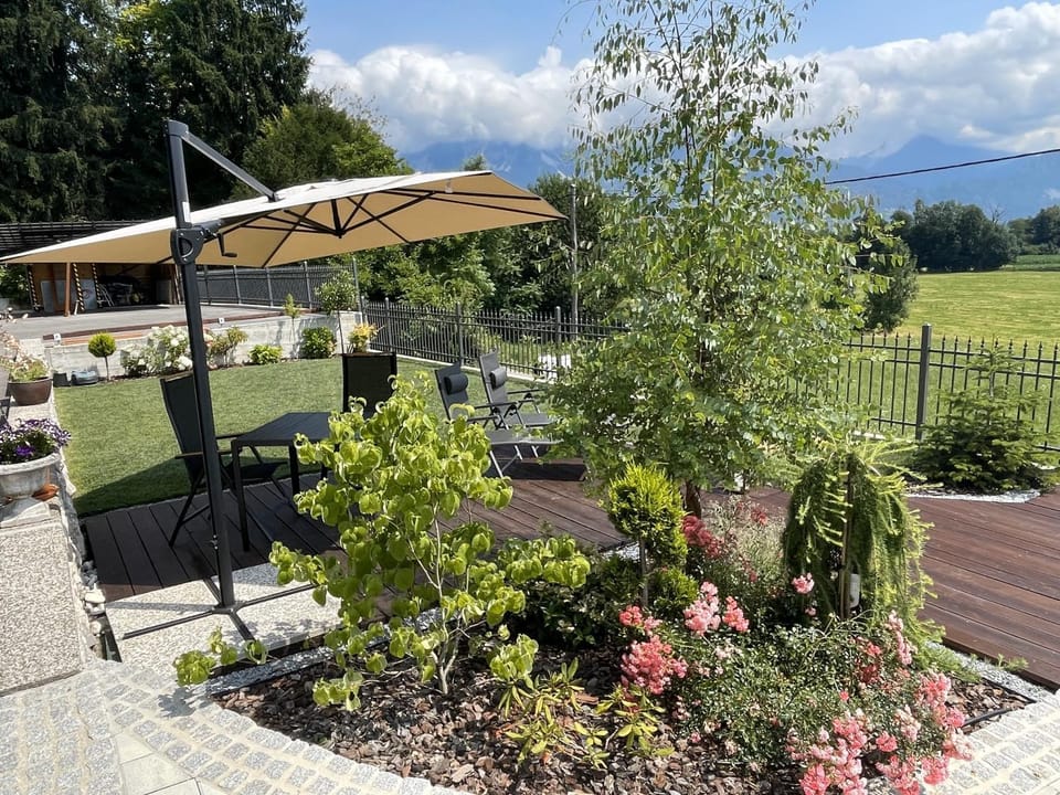 Ami's House Castle View Apartment in Bled