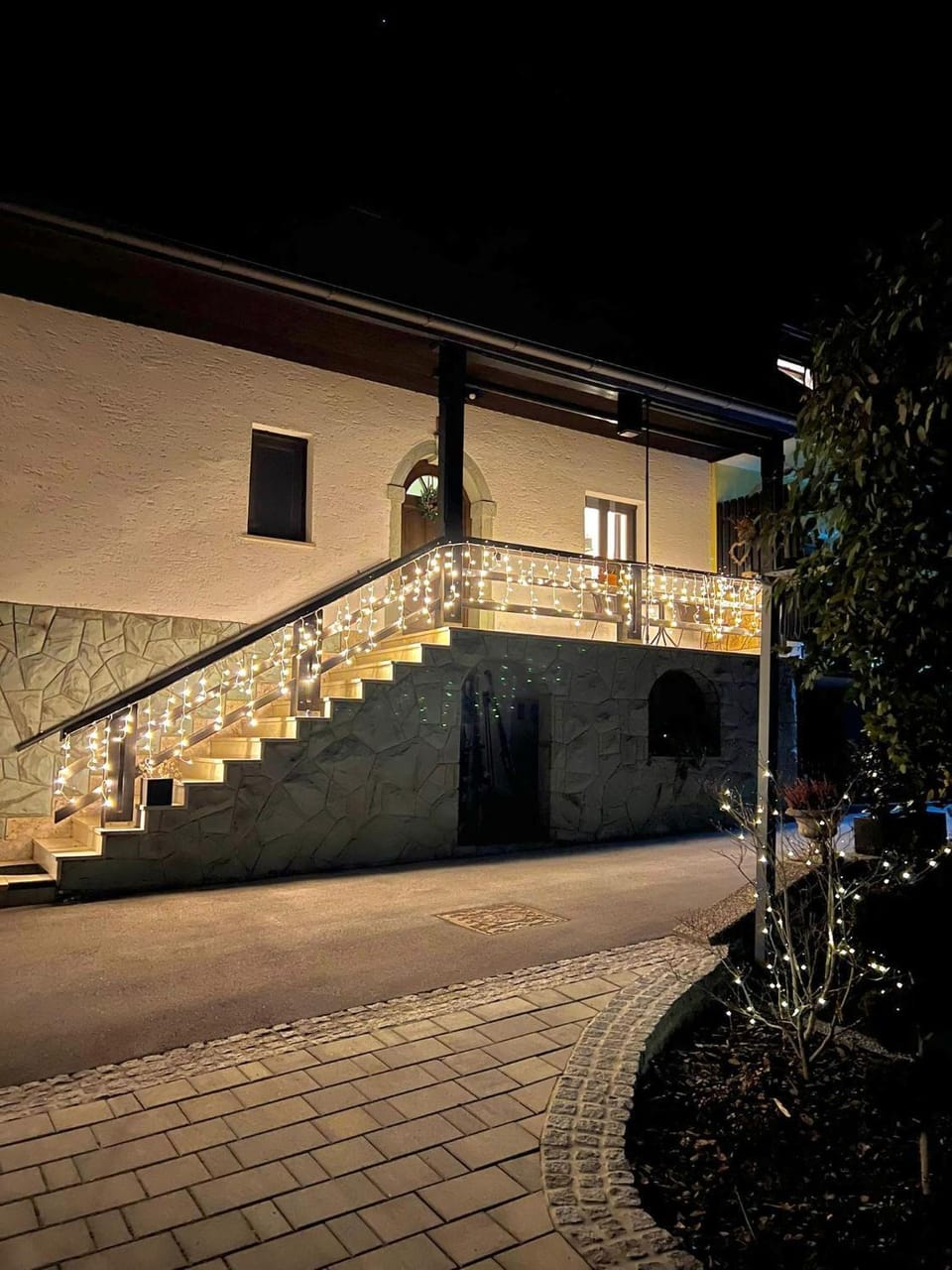 Ami's House Castle View Apartment in Bled