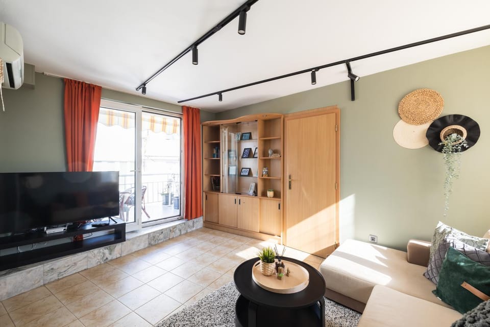 TV and multimedia, Living room, Seating area