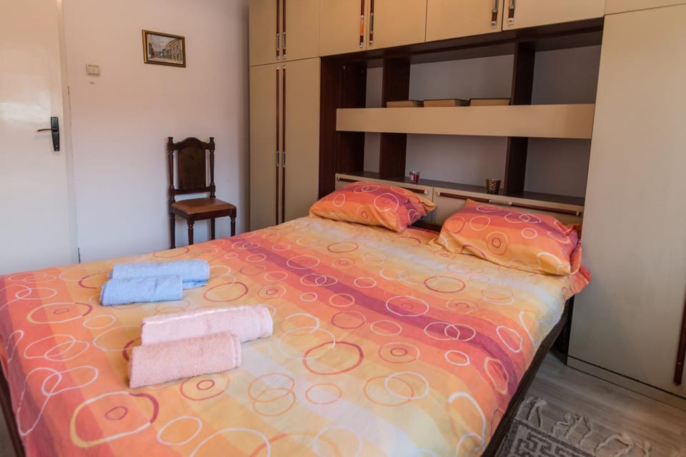Bed, Bedroom, wardrobe