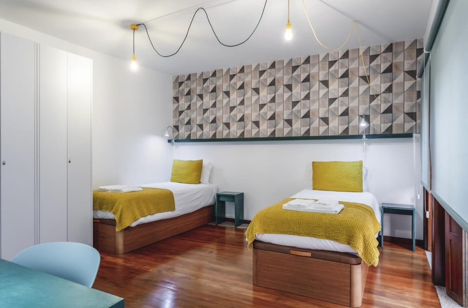 BeSmart Suites with Private WC by Home Sweet Home Aveiro Bed and Breakfast in Aveiro