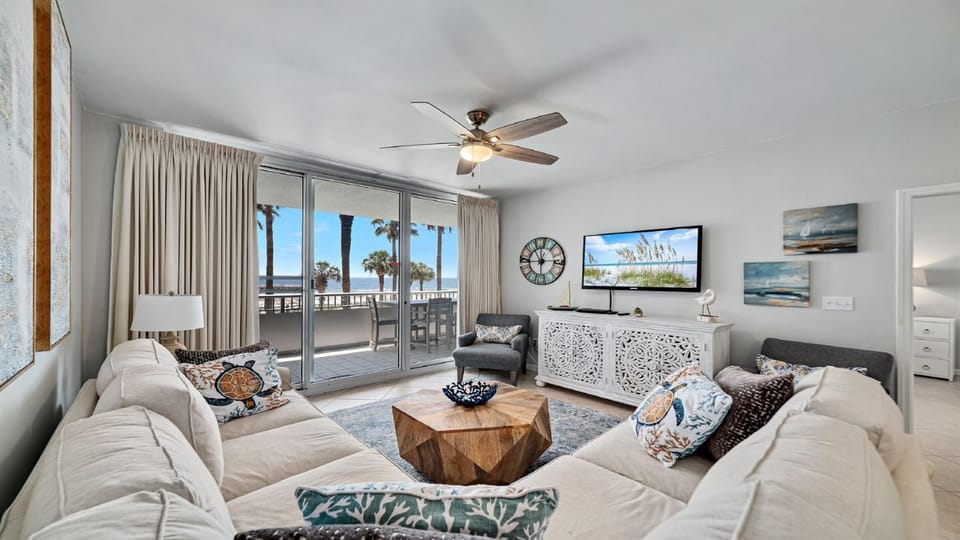 Bristol 205-Beachfront Condo wAmazing View-Updated-2-Kings-Full Service Resort Apartment in Alabama