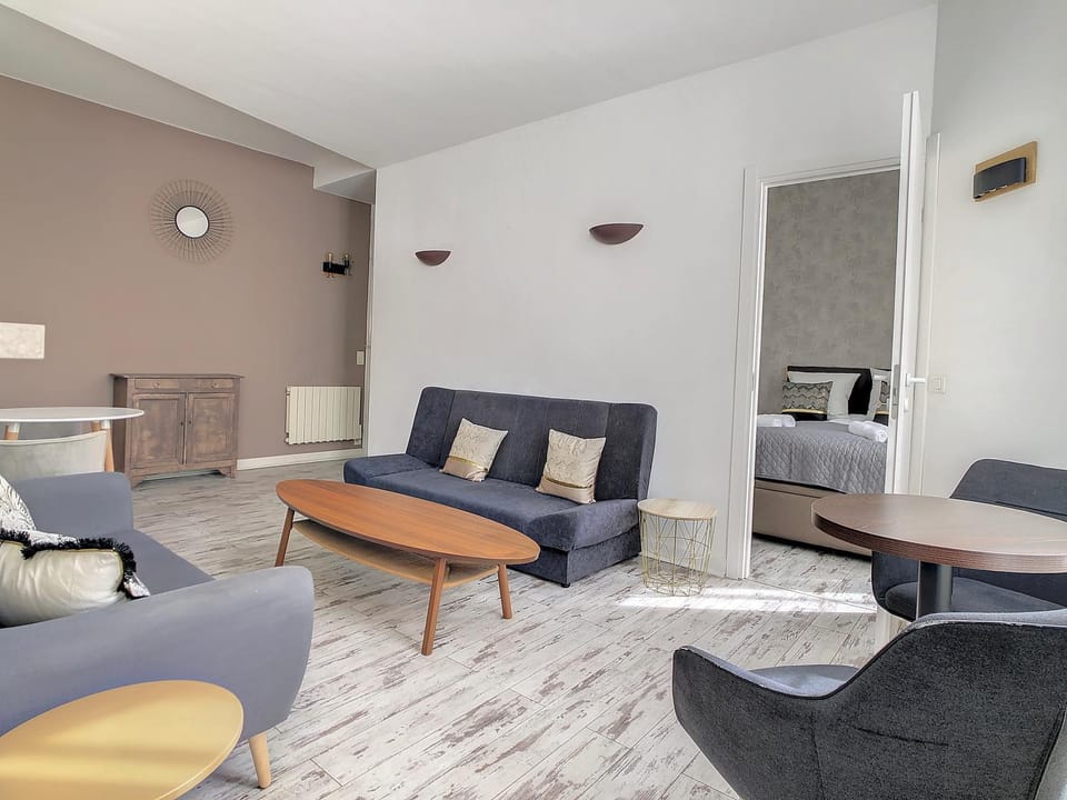 2 Bedroom luxury flat Cannes Center La Croisette Apartment in Cannes