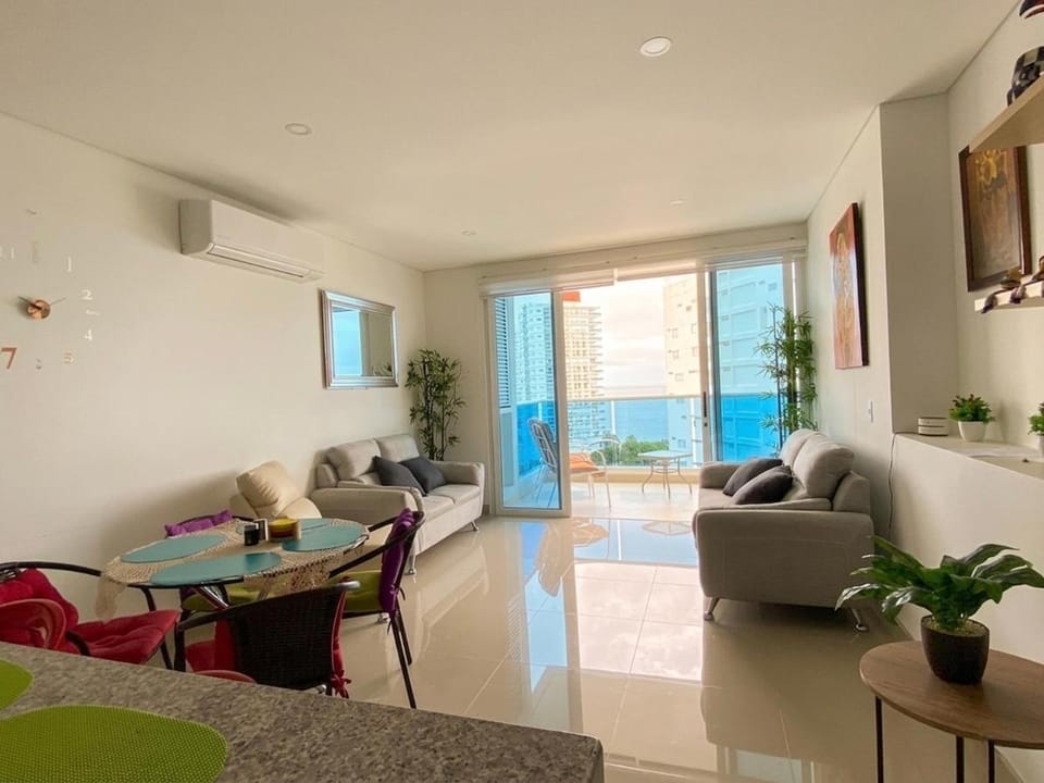 Apartamento con vista directa al mar en Reserva del Mar - Balcón, playa privada y piscinas tipo resort Apartment in Gaira