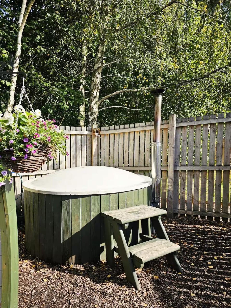The Forest Pod - Wood Fired Hot Tub and Fire Pit Campground/ 
RV Resort in Wyre District