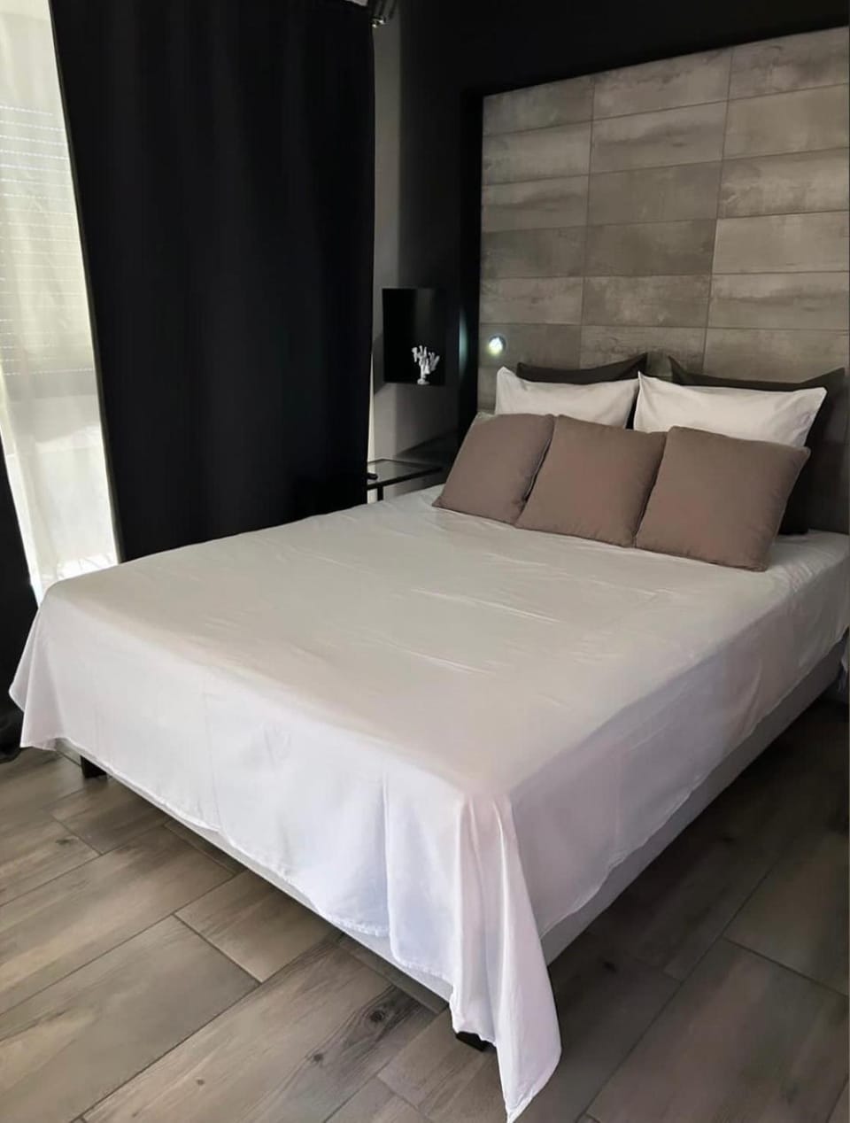 Balcony/Terrace, Bedroom, air conditioner