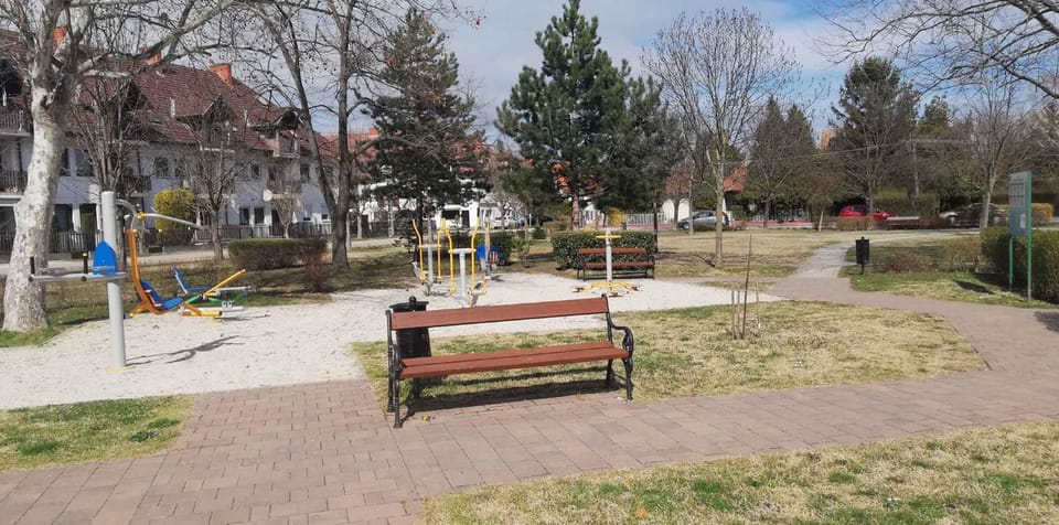Nearby landmark, Summer