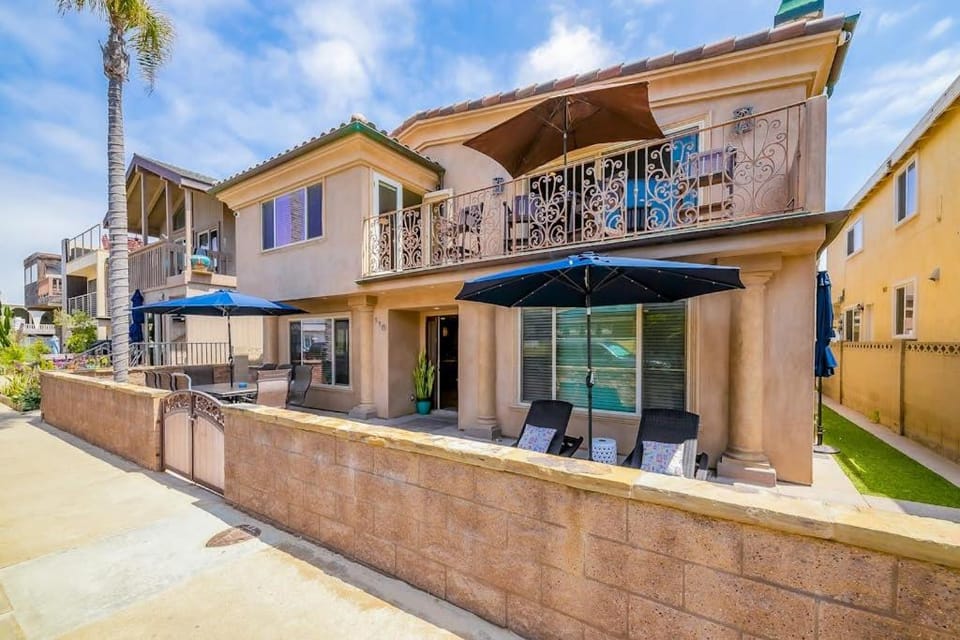Palm Tree Getaway House in Balboa Peninsula