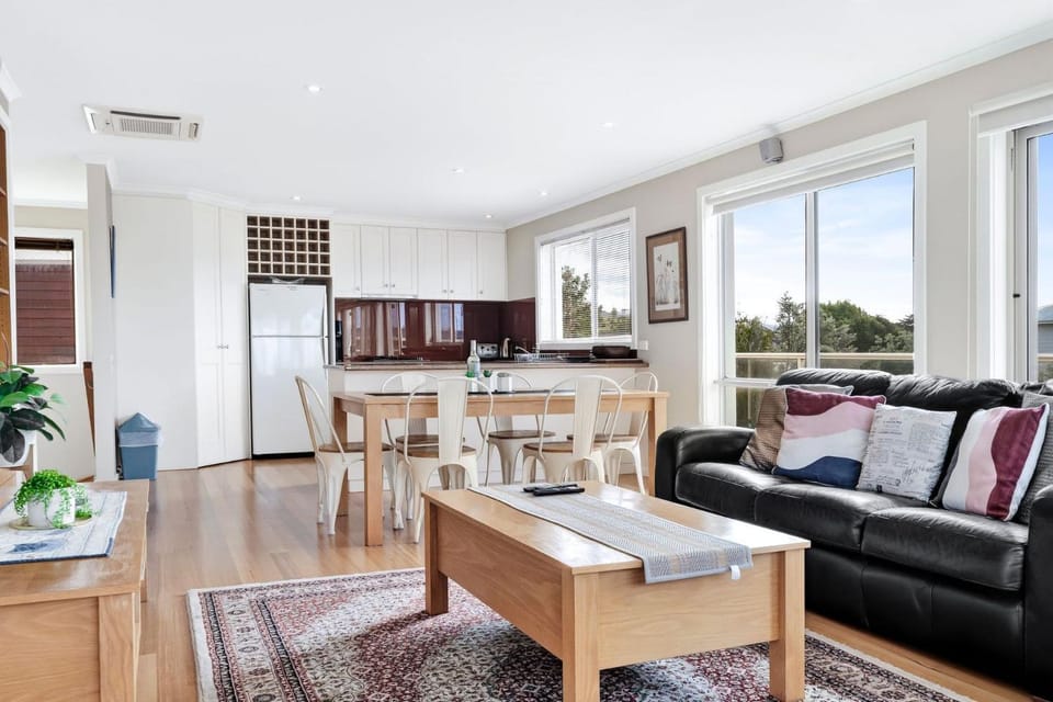 The Dunes 1 - BYO Linen Apartment in Apollo Bay