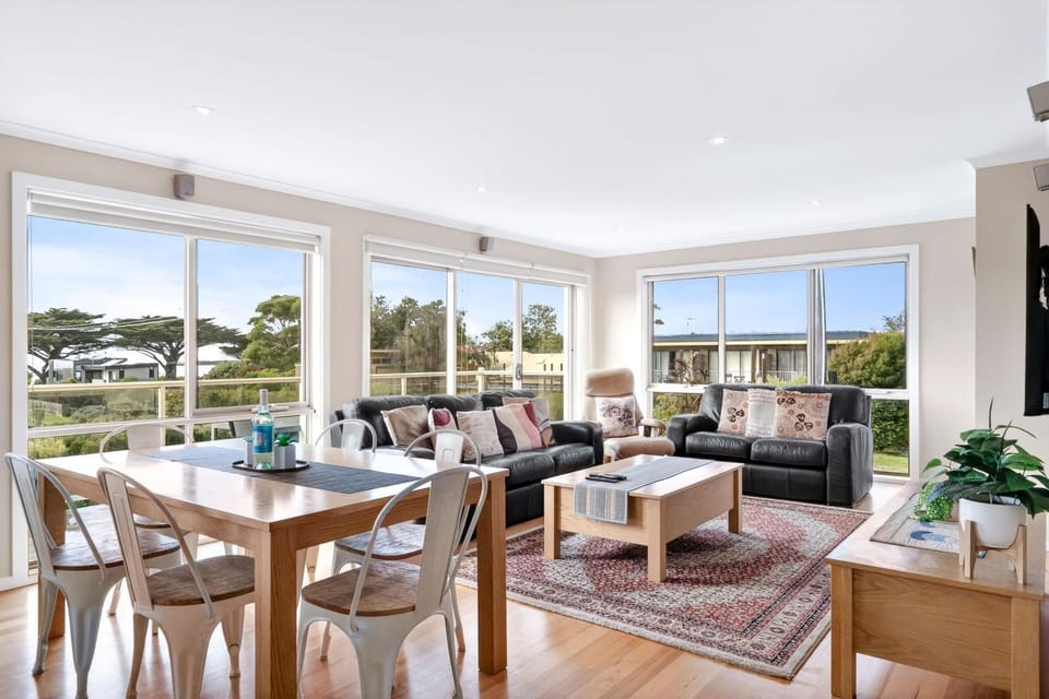 The Dunes 1 - BYO Linen Apartment in Apollo Bay