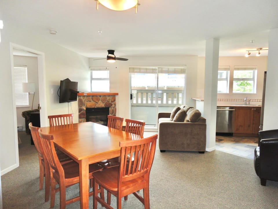 Bear Lodge Two Bedroom by MVA House in Whistler