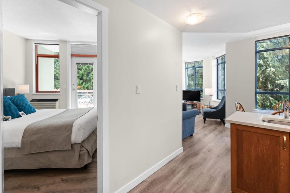 Alpenglow Lodge Bear Wonder One Bedroom by MVA House in Whistler