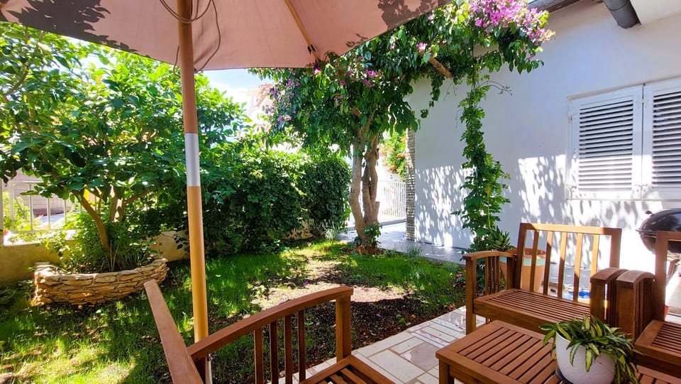 Patio, Day, Garden, View (from property/room), Balcony/Terrace, Dining area, Garden view