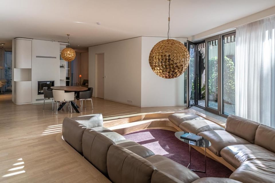 Living room, Seating area