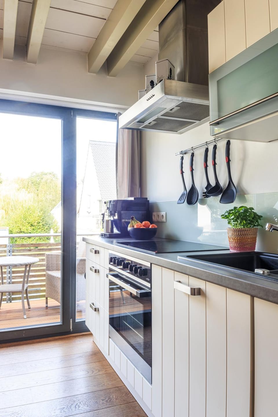 Balcony/Terrace, Kitchen or kitchenette, stove