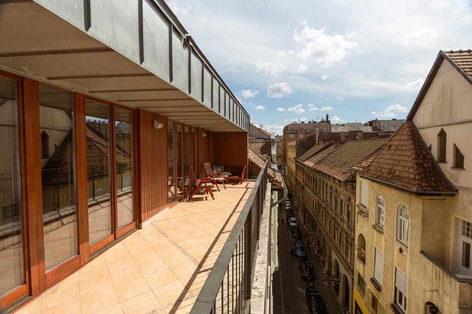 Balcony/Terrace, Balcony/Terrace