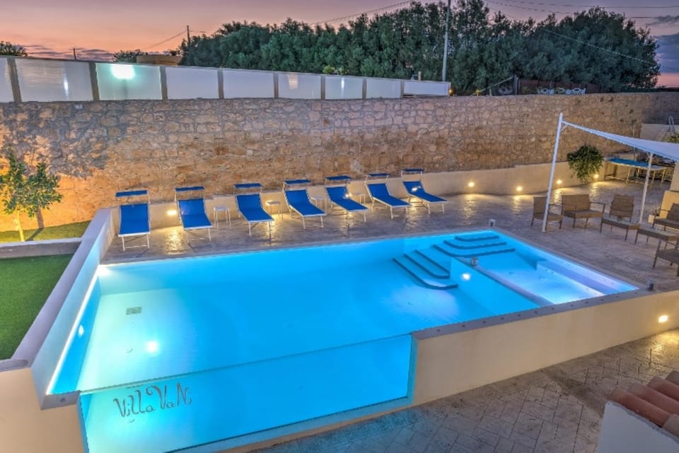 Property building, Swimming pool