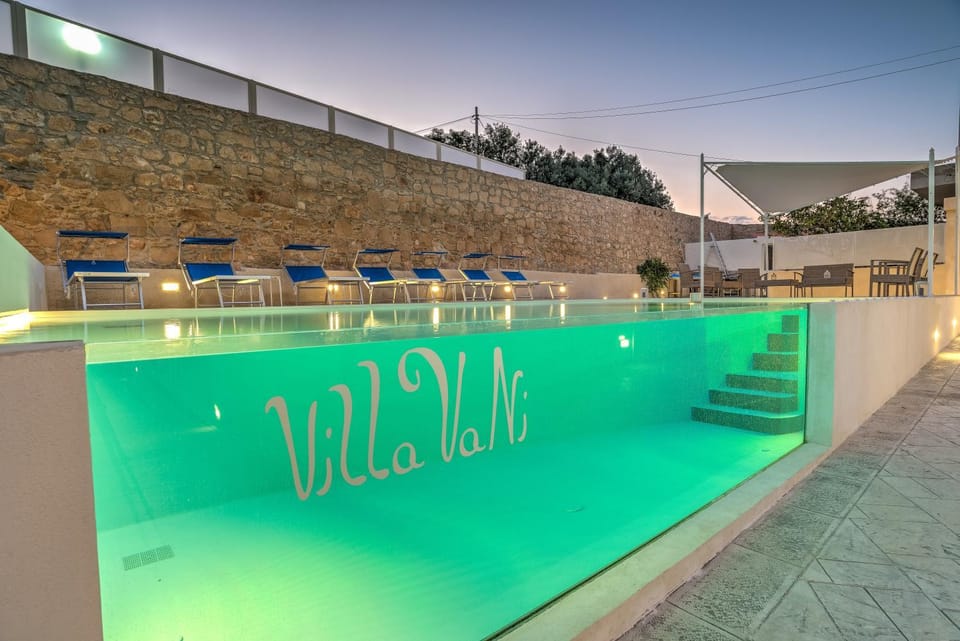 Property building, Swimming pool