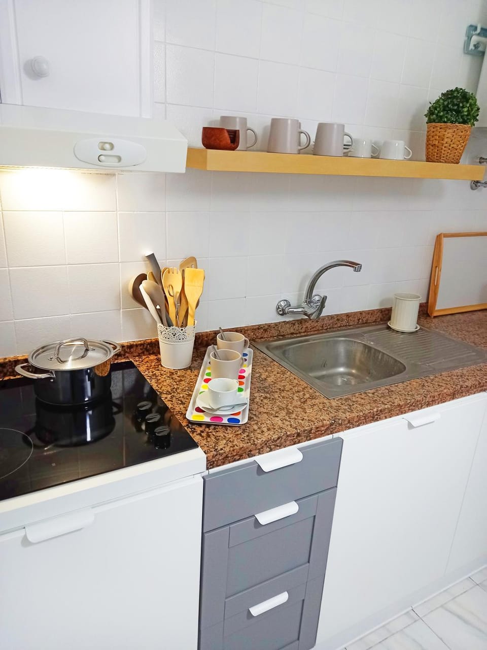 Kitchen or kitchenette, minibar, stove, kitchen