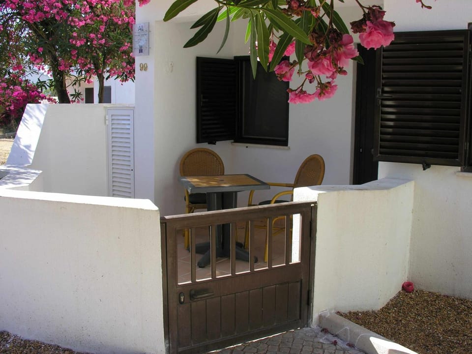 Garden, Balcony/Terrace