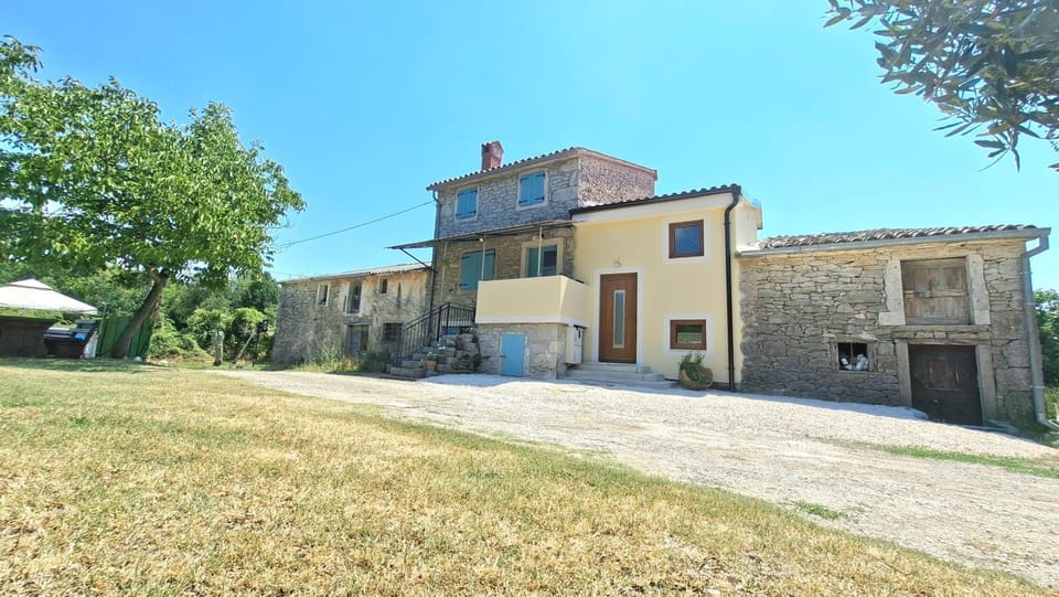 Property building, Day