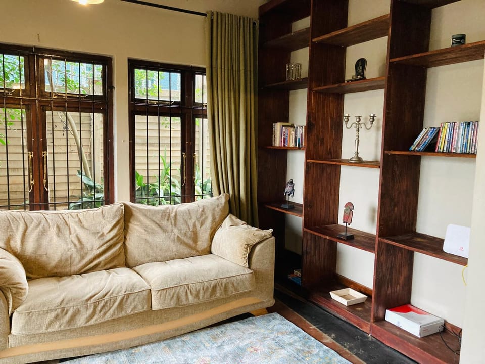 Library, Living room, Seating area