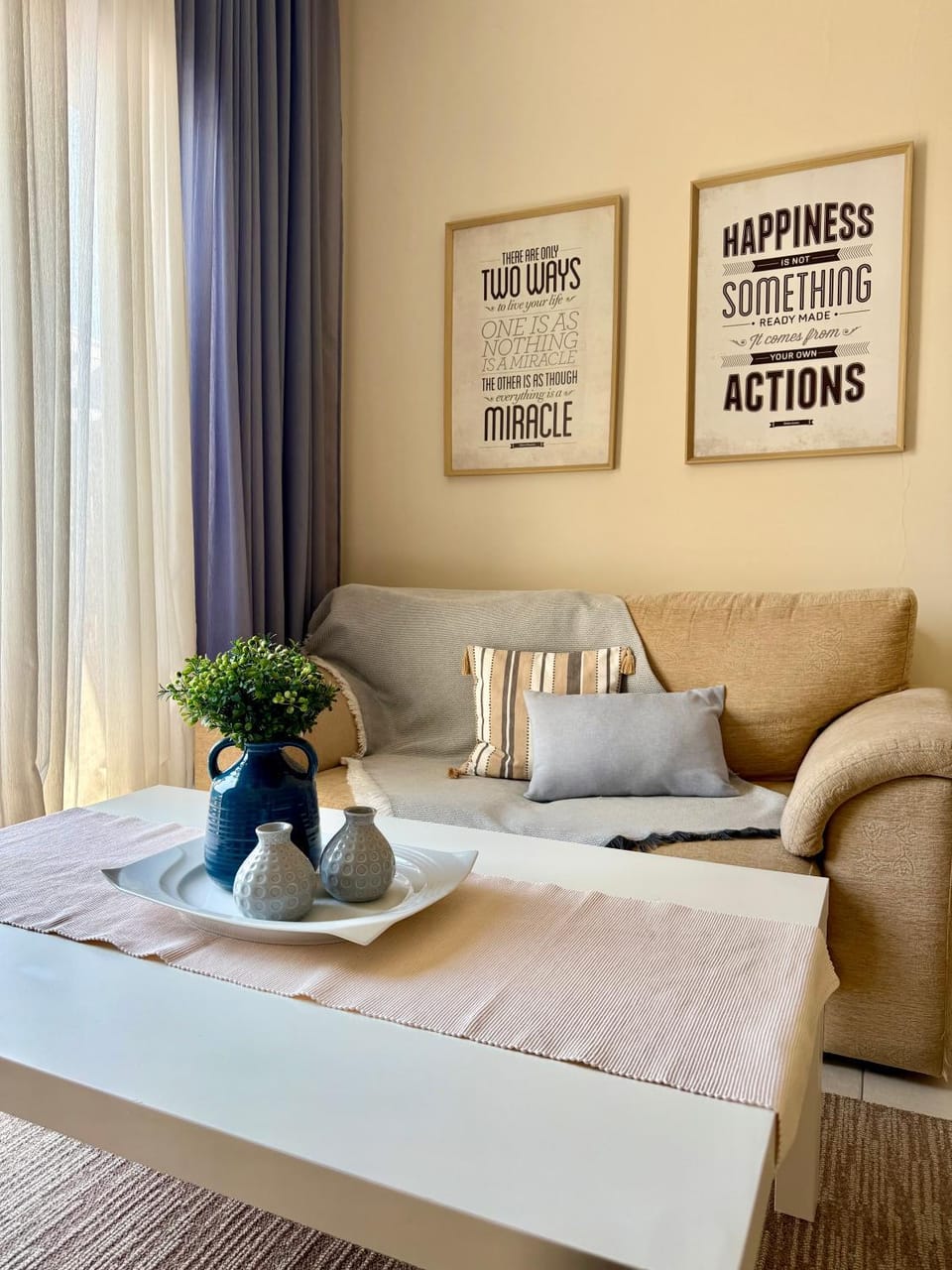 Living room, Seating area