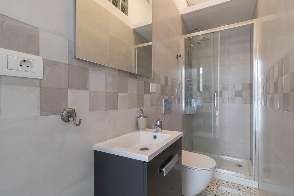 Bathroom, Public Bath