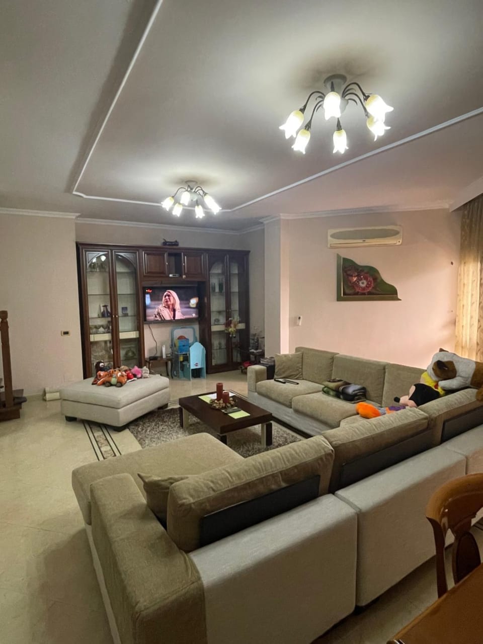 Living room, Seating area, Evening entertainment