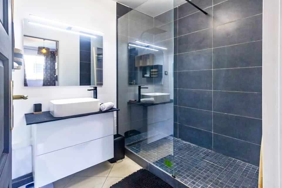 Safari - Apt rénové proche des Roches Noires - Saint Gilles les Bains Apartment in Saint-Paul