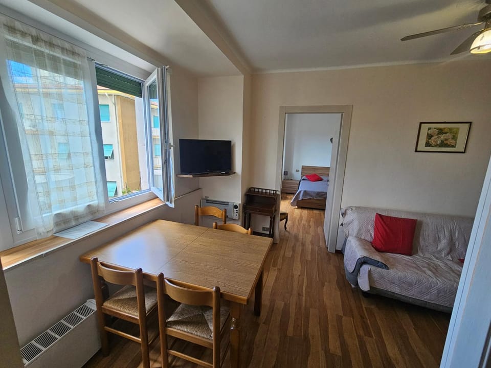 TV and multimedia, Dining area