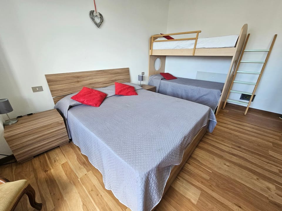 Bed, Bedroom, bunk bed