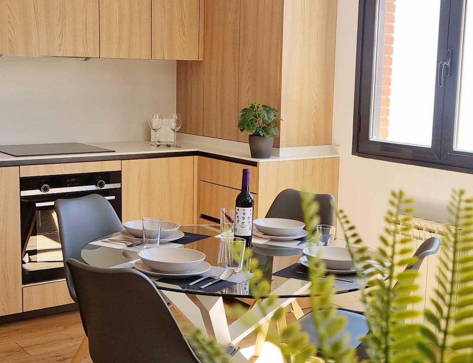 Dining area, kitchen