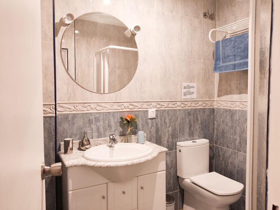 Shower, Bathroom, towels