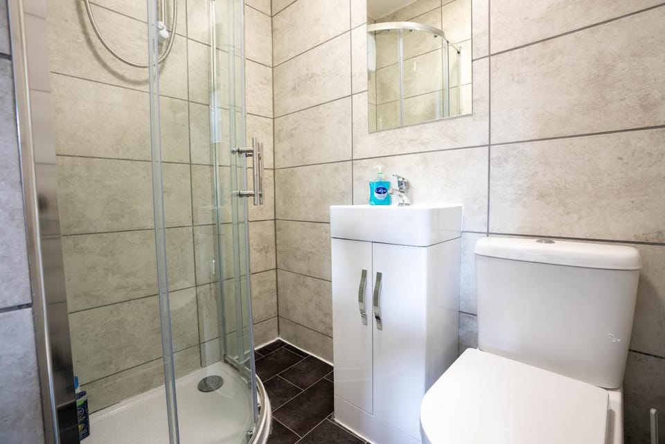 No 01 Small Studio flat in Aylesbury town Station Apartment in Aylesbury