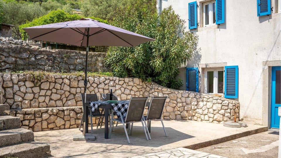 Patio, Facade/entrance, BBQ facilities, Balcony/Terrace